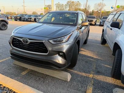 Used 2023 Toyota Highlander XLE