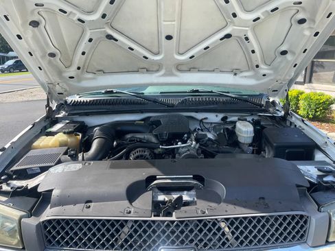 Used 2004 Chevrolet Silverado 3500 4x4 Extended Cab w/ Heavy-Duty Power Package image 21