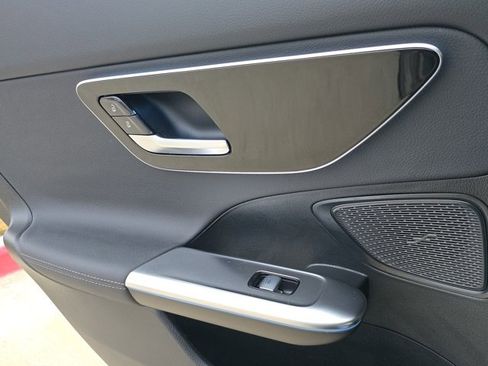 Used 2022 Mercedes-Benz C 300 C 300 image 19