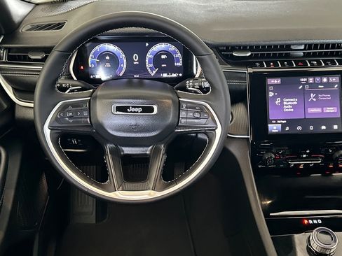 New 2025 Jeep Grand Cherokee Laredo X w/ Luxury Tech Group I image 14