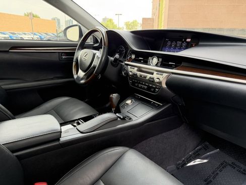 Used 2015 Lexus ES 350 w/ Premium Package FWD image 38
