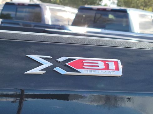 Used 2025 GMC Sierra 1500 Elevation w/ Preferred Package AWD/4WD image 14