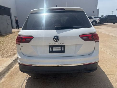 Used 2023 Volkswagen Tiguan SE FWD image 11