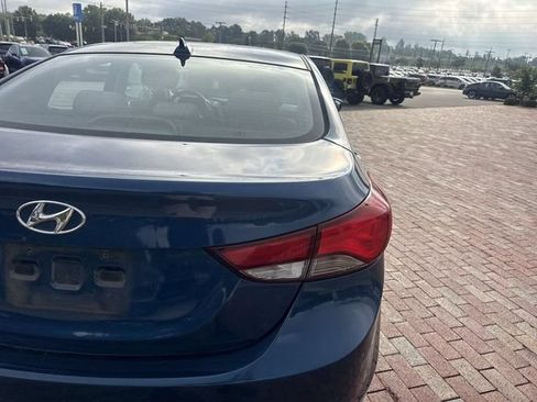Used 2016 Hyundai Elantra SE FWD image 11