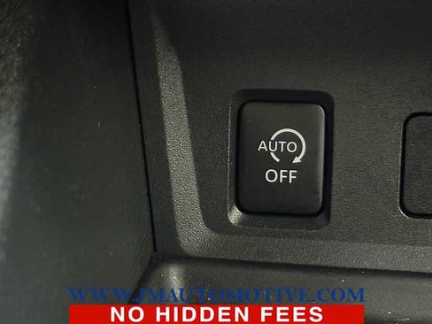 Used 2024 Nissan Sentra SV FWD image 32