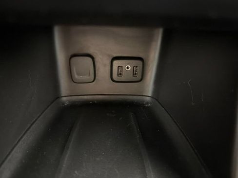 Used 2019 GMC Acadia SLT AWD/4WD image 16