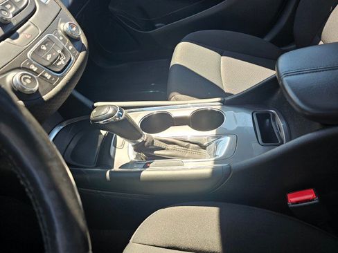 Used 2018 Chevrolet Malibu LT FWD image 33