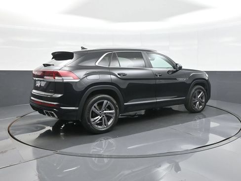 Used 2024 Volkswagen Atlas Cross Sport SEL R-Line AWD/4WD image 7