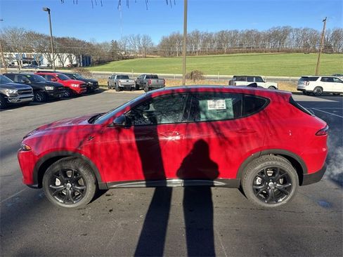 Used 2024 Dodge Hornet R/T Plus w/ R/T Blacktop Package image 7