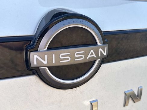 Used 2025 Nissan Pathfinder SV FWD image 8