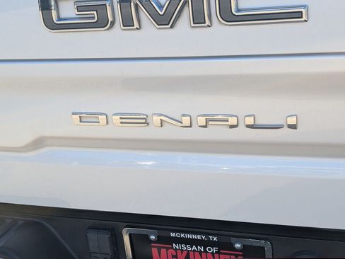 Used 2023 GMC Sierra 1500 Denali Ultimate AWD/4WD image 8