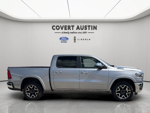 Used 2025 RAM 1500 Laramie AWD/4WD image 7