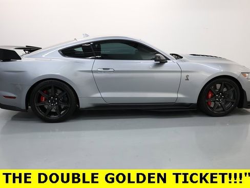 Used 2022 Ford Mustang Shelby GT500 w/ Carbon Fiber Track Pack image 3