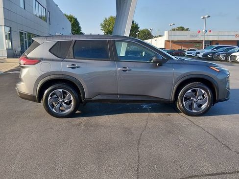 Certified 2024 Nissan Rogue SV FWD image 2