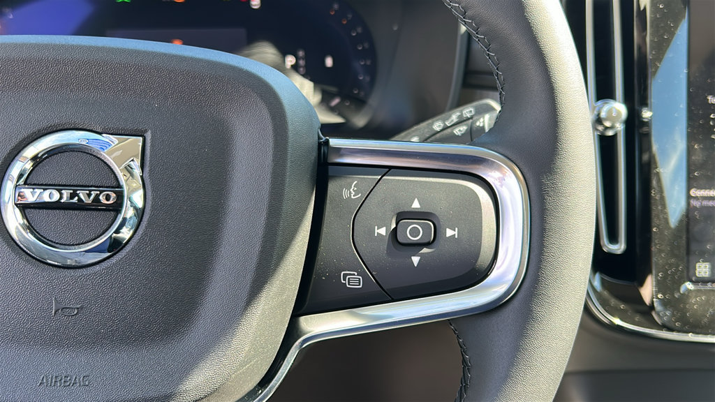 New 2026 Volvo XC40 B5 Core w/ Climate Package AWD/4WD image 14