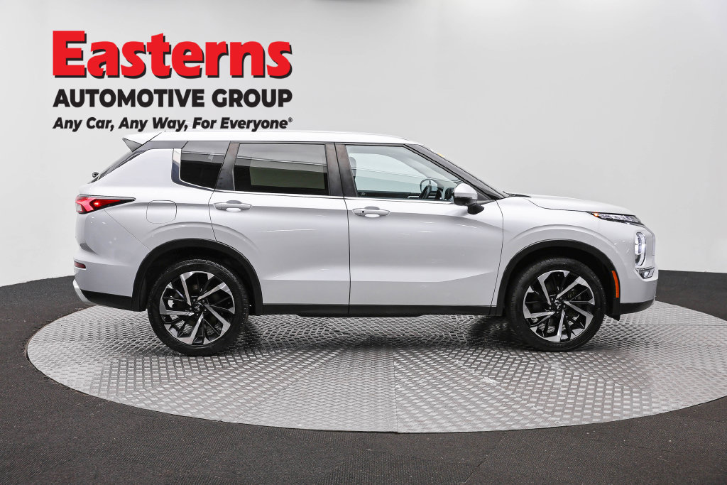 Used 2024 Mitsubishi Outlander SE FWD image 5