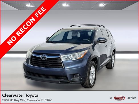 Used 2015 Toyota Highlander LE FWD image 1