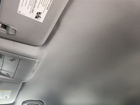 Used 2025 Chevrolet Blazer LT FWD image 27