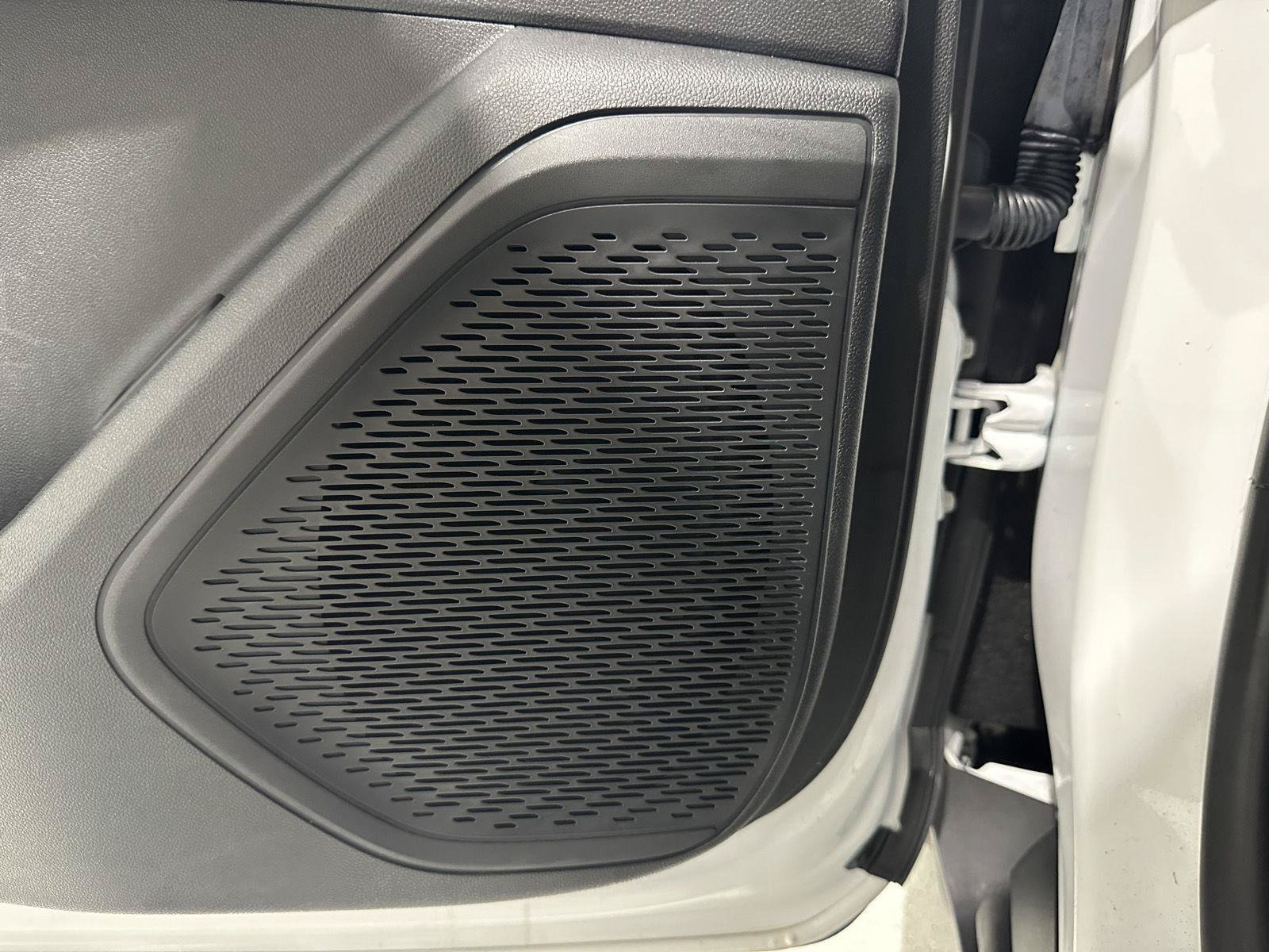 Used 2024 Chevrolet Traverse LT w/ LPO, Floor Liner Package AWD/4WD image 22