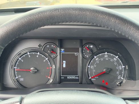 Used 2024 Toyota 4Runner SR5 AWD/4WD image 21