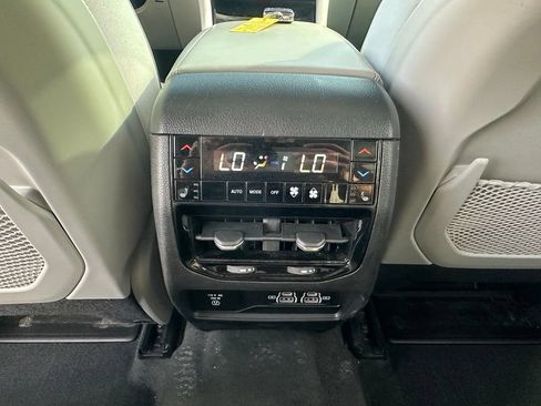Used 2021 Jeep Grand Cherokee L Overland w/ Advanced Protech Group III AWD/4WD image 18