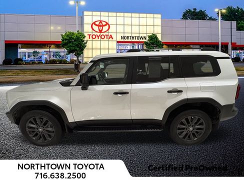 Used 2025 Toyota Land Cruiser image 12