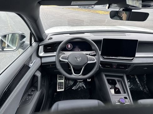 New 2026 Volkswagen Tiguan SE R-Line AWD/4WD image 15
