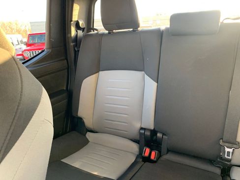 Used 2025 Toyota Tacoma TRD Off-Road image 37