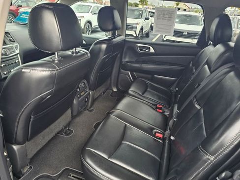 Used 2017 Nissan Pathfinder SL w/ Trailer Tow Package image 13