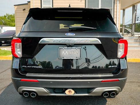 Used 2021 Ford Explorer Platinum w/ Equipment Group 601A AWD/4WD image 6