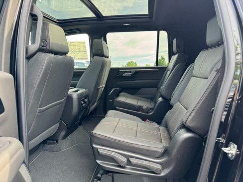 New 2026 Chevrolet Suburban High Country w/ Sun And Tow Package AWD/4WD image 34