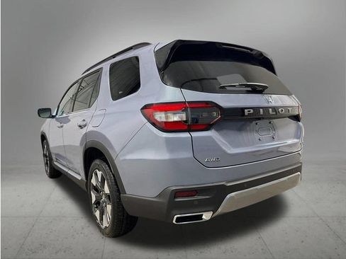 New 2026 Honda Pilot Touring image 3