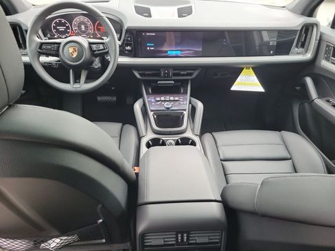 Used 2026 Porsche Cayenne AWD/4WD image 17