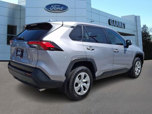 Used 2022 Toyota RAV4 LE AWD/4WD image 8