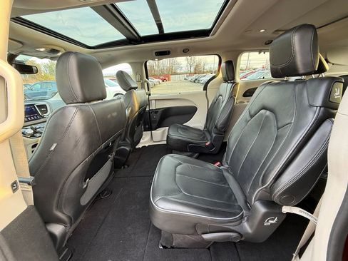 Used 2018 Chrysler Pacifica Limited w/ Advanced Safetytec Group image 23