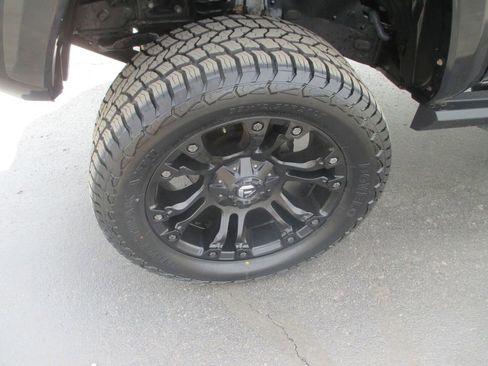 Used 2019 Toyota Tacoma SR5 image 15