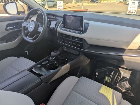 Certified 2023 Nissan Rogue SV FWD image 12