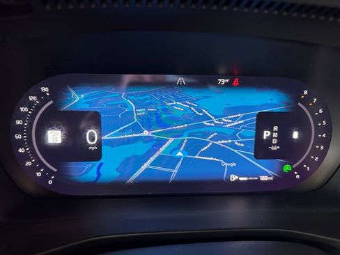 Certified 2025 Volvo XC40 B5 Plus AWD/4WD image 24