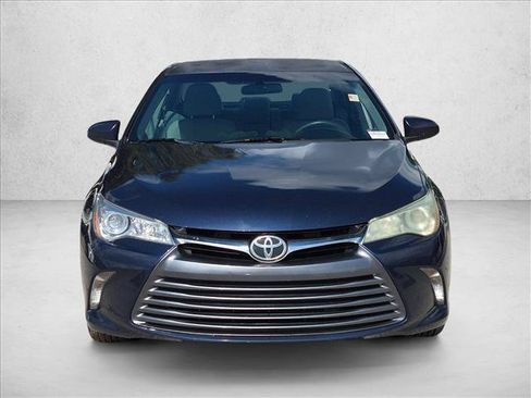 Used 2015 Toyota Camry LE FWD image 2