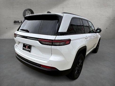 New 2025 Jeep Grand Cherokee Altitude image 6