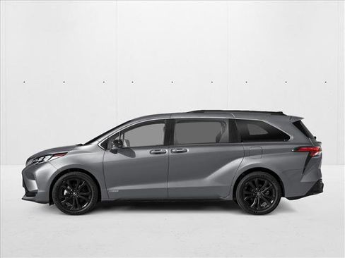 New 2026 Toyota Sienna XSE AWD/4WD image 3
