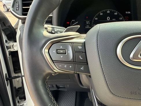 Used 2024 Lexus LX 600 4WD w/ Premium Package image 23