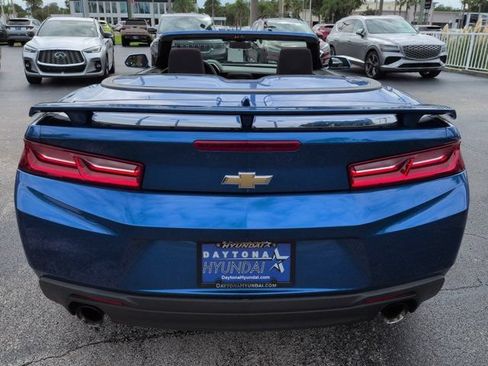 Used 2018 Chevrolet Camaro LT RWD image 5
