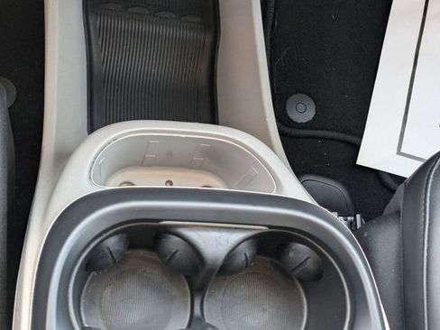 Used 2023 Chrysler Pacifica Touring-L image 27