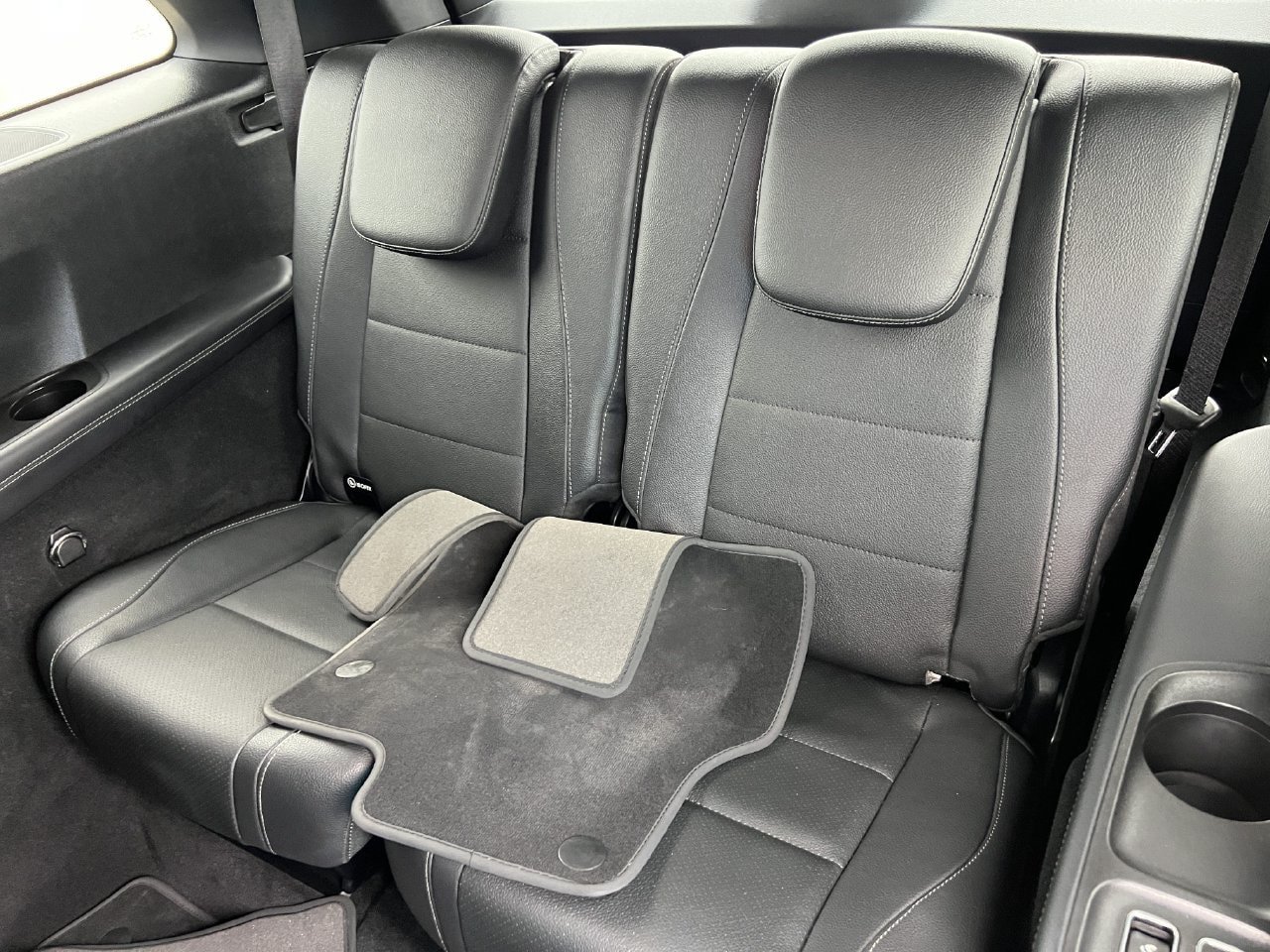 Used 2024 Mercedes-Benz GLS 450 4MATIC image 11