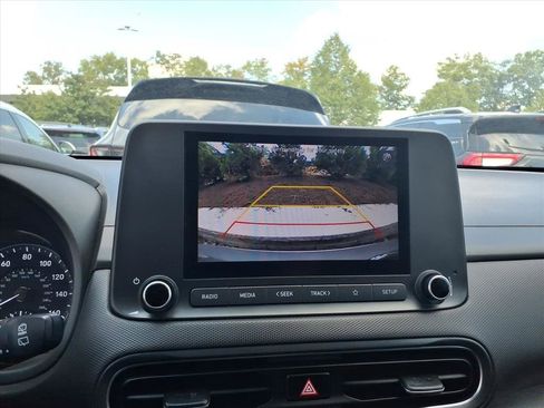 Used 2022 Hyundai Kona SEL image 15