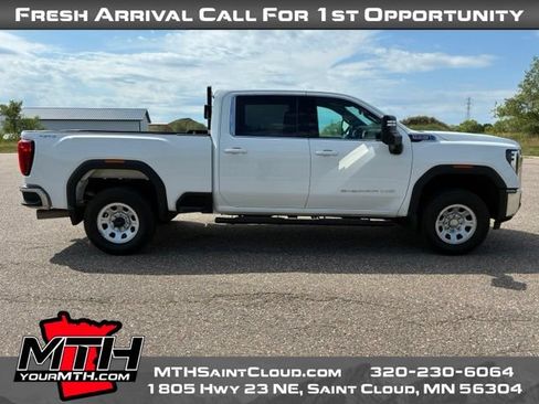 Used 2024 GMC Sierra 2500 SLE AWD/4WD image 1