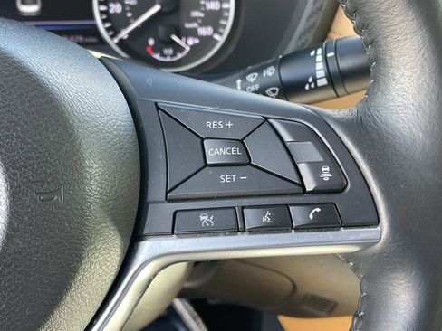 Used 2024 Nissan Sentra SV w/ SV Premium Package image 7