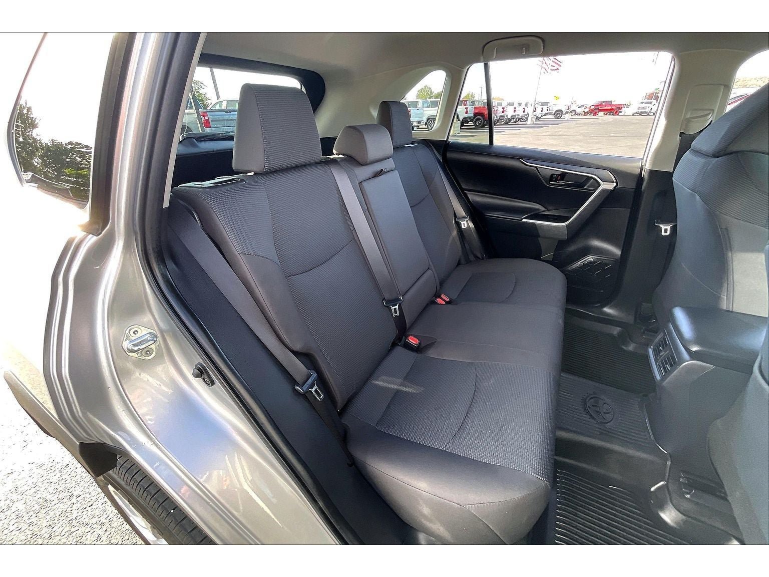 Used 2024 Toyota RAV4 LE AWD/4WD image 28