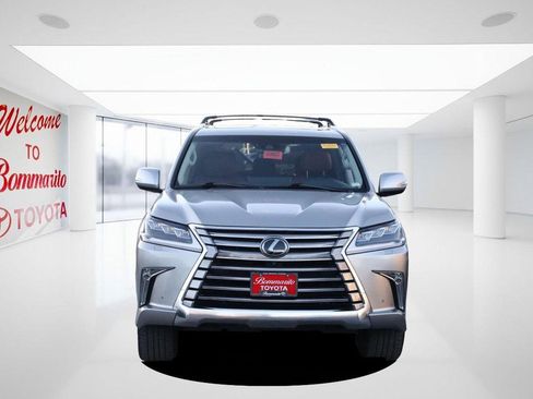 Used 2021 Lexus LX 570 4WD w/ Luxury Package image 4